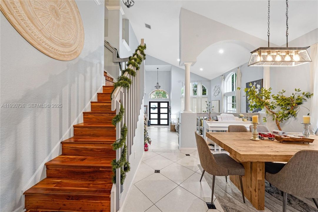 For Sale: $815,000 (4 beds, 3 baths, 2965 Square Feet)