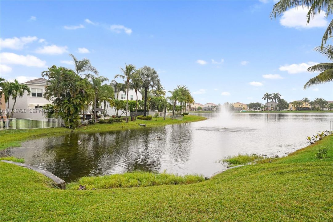 For Sale: $815,000 (4 beds, 3 baths, 2965 Square Feet)