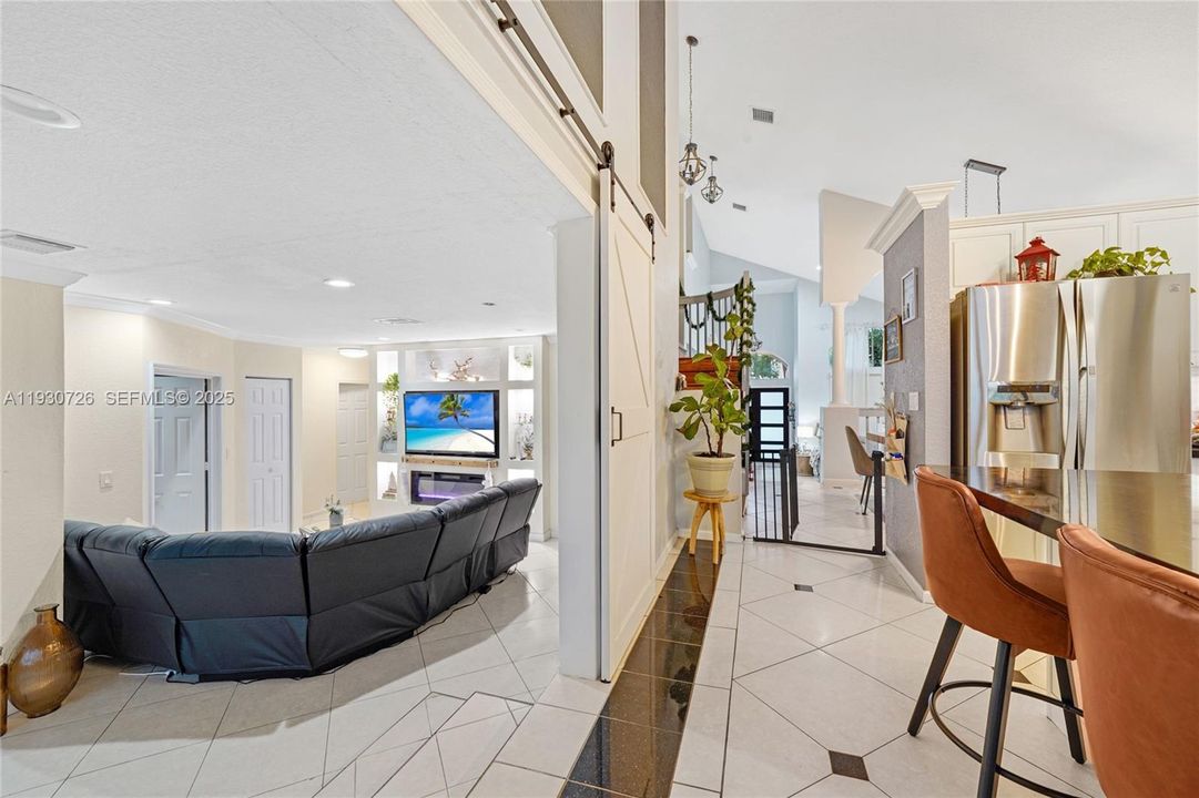 For Sale: $815,000 (4 beds, 3 baths, 2965 Square Feet)