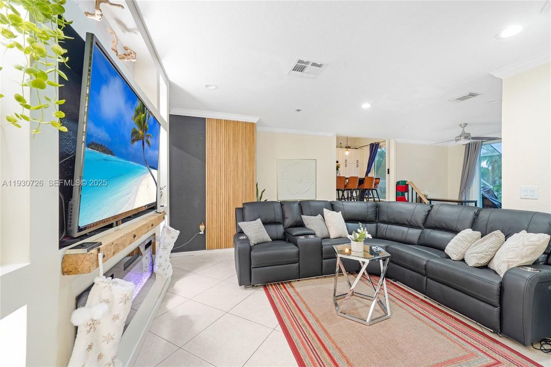 For Sale: $815,000 (4 beds, 3 baths, 2965 Square Feet)