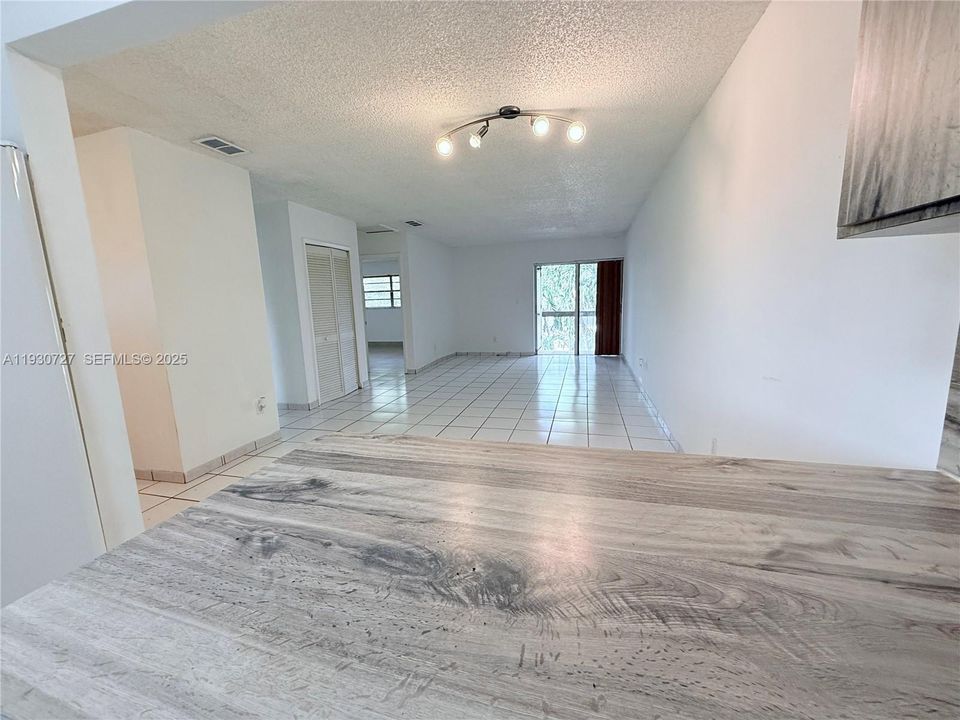 For Rent: $2,500 (2 beds, 2 baths, 924 Square Feet)