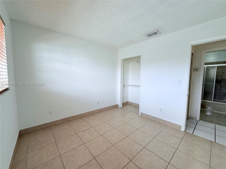 For Rent: $2,500 (2 beds, 2 baths, 924 Square Feet)