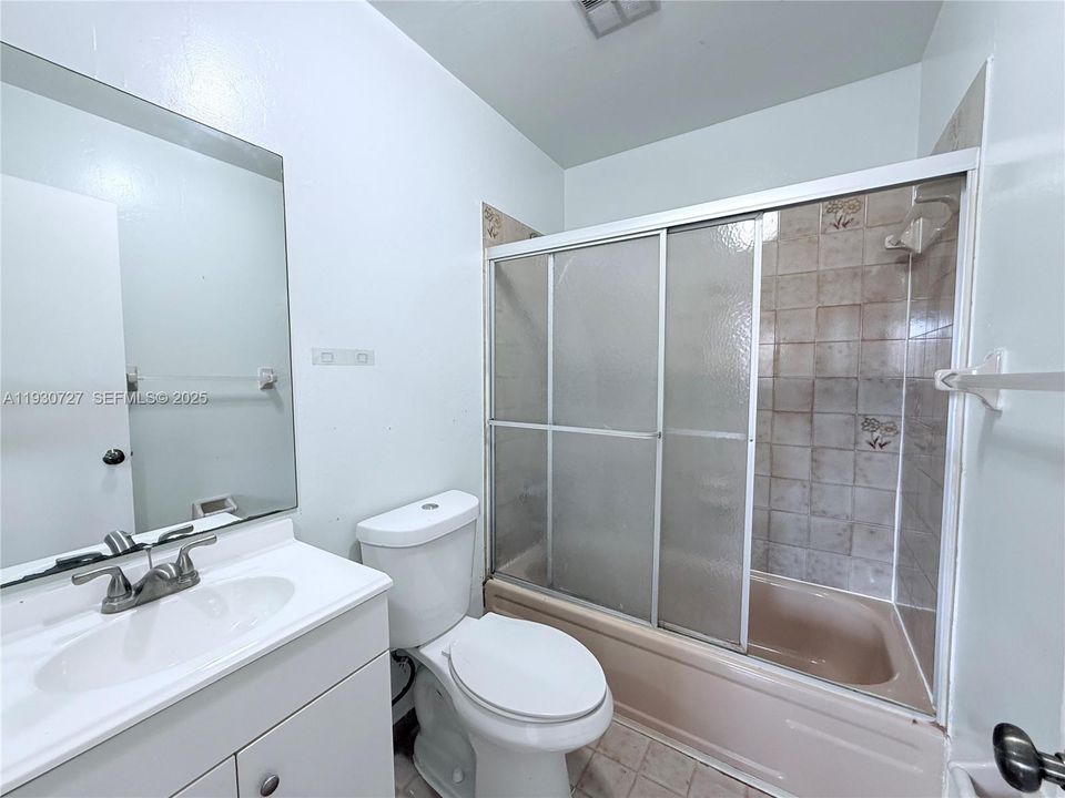 For Rent: $2,500 (2 beds, 2 baths, 924 Square Feet)