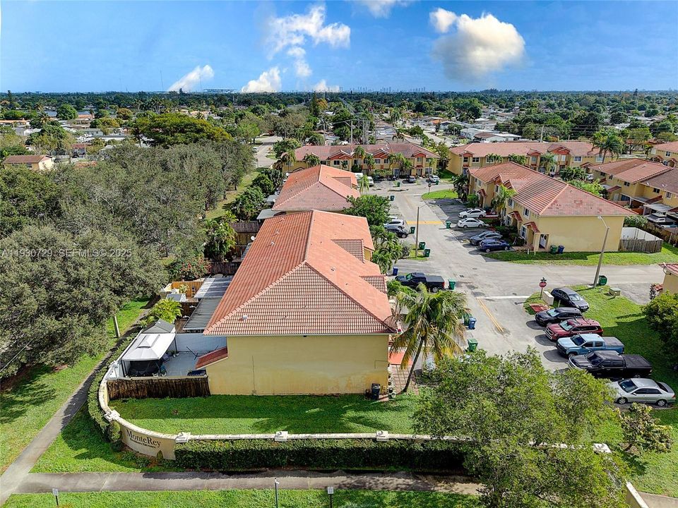 На продажу: $480,000 (3 спален, 2 ванн, 1430 Квадратных фут)