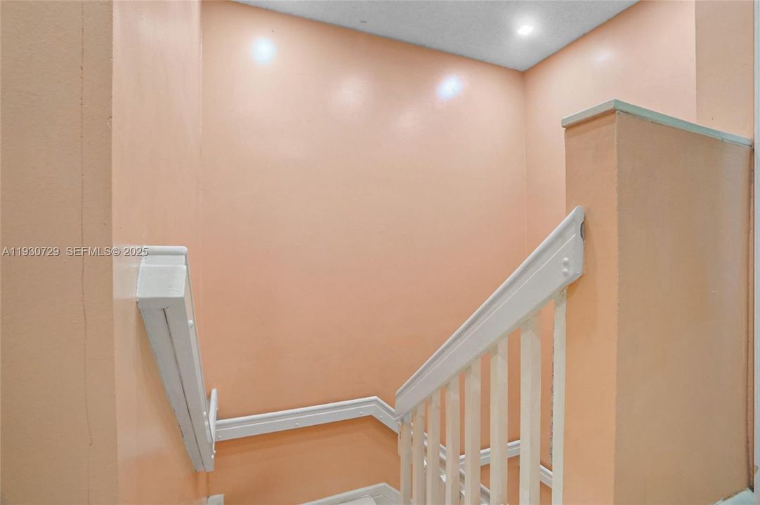 На продажу: $480,000 (3 спален, 2 ванн, 1430 Квадратных фут)