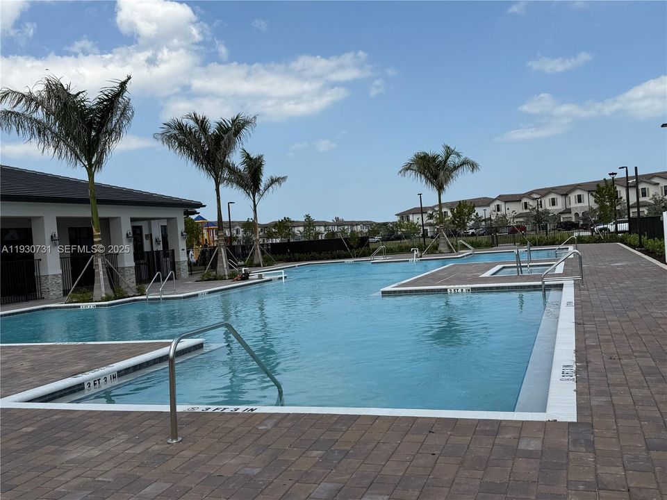 待售: $457,500 (3 贝兹, 2 浴室, 1612 平方英尺)