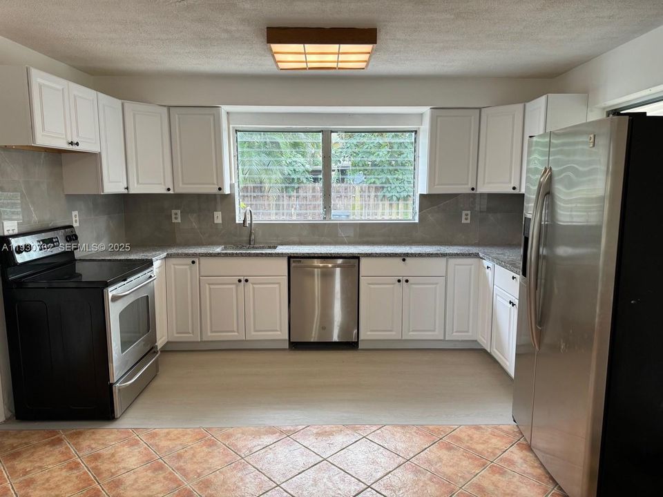 For Rent: $2,750 (2 beds, 1 baths, 1248 Square Feet)