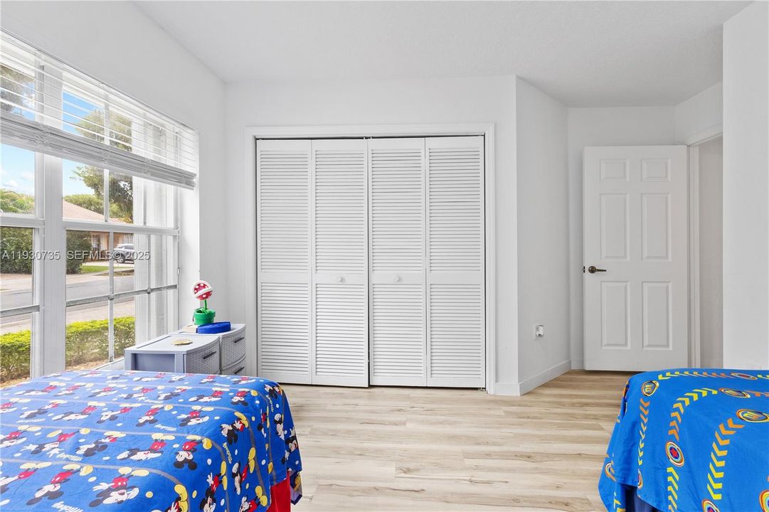 待售: $925,000 (4 贝兹, 2 浴室, 2178 平方英尺)