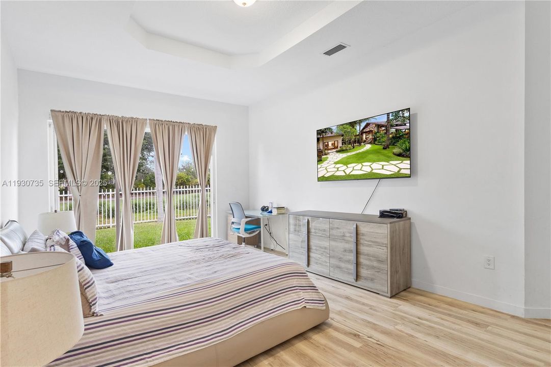 待售: $925,000 (4 贝兹, 2 浴室, 2178 平方英尺)