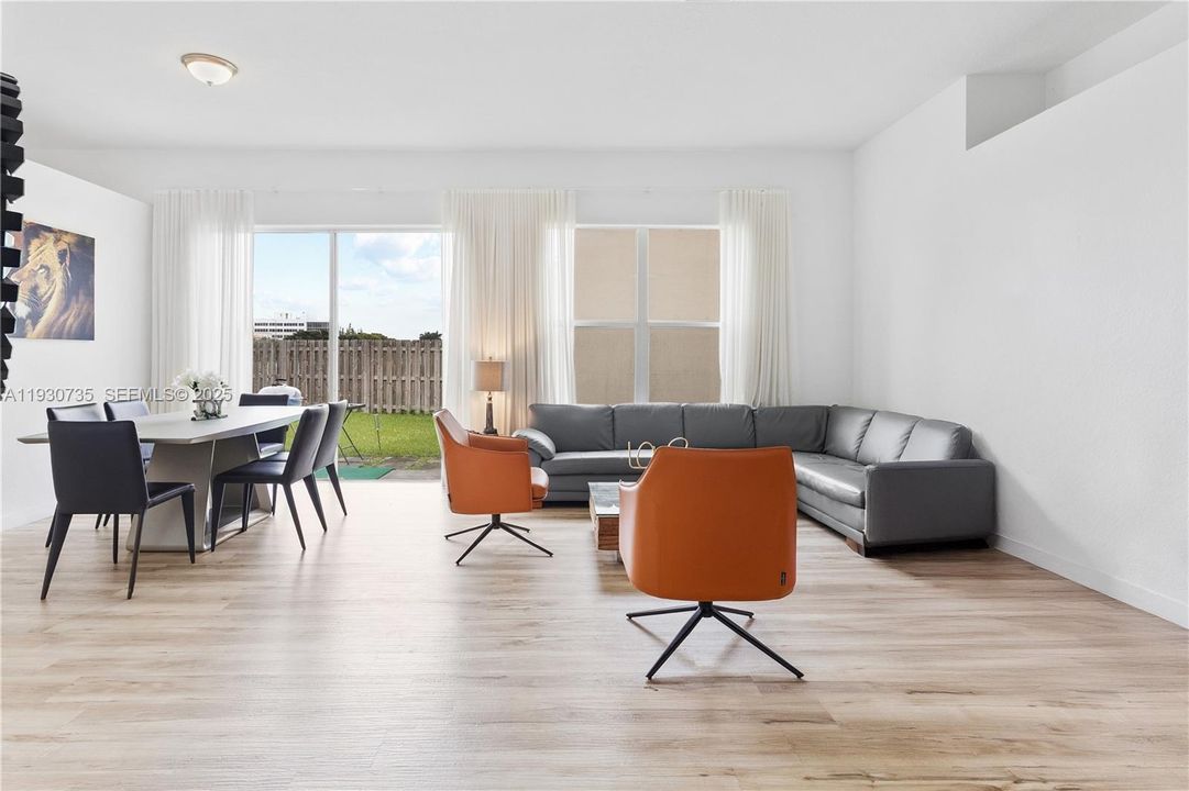 待售: $925,000 (4 贝兹, 2 浴室, 2178 平方英尺)