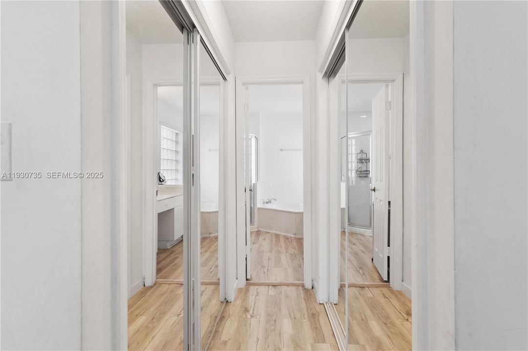 待售: $925,000 (4 贝兹, 2 浴室, 2178 平方英尺)