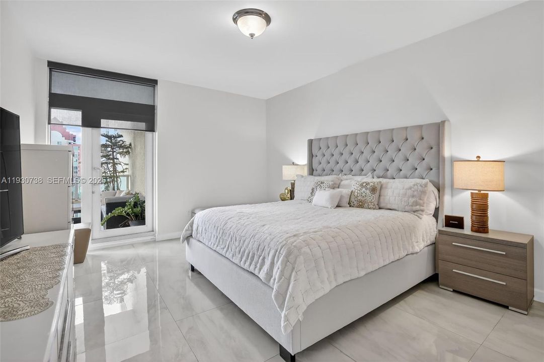 For Sale: $679,000 (2 beds, 3 baths, 1650 Square Feet)