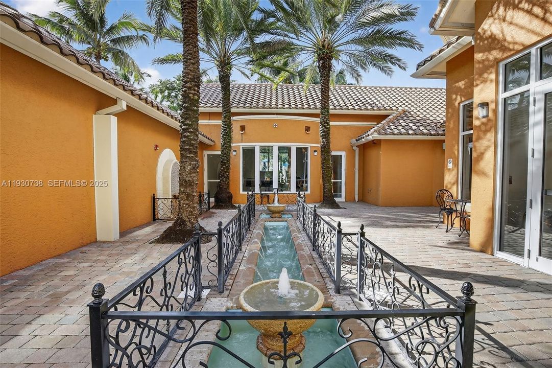 For Sale: $679,000 (2 beds, 3 baths, 1650 Square Feet)