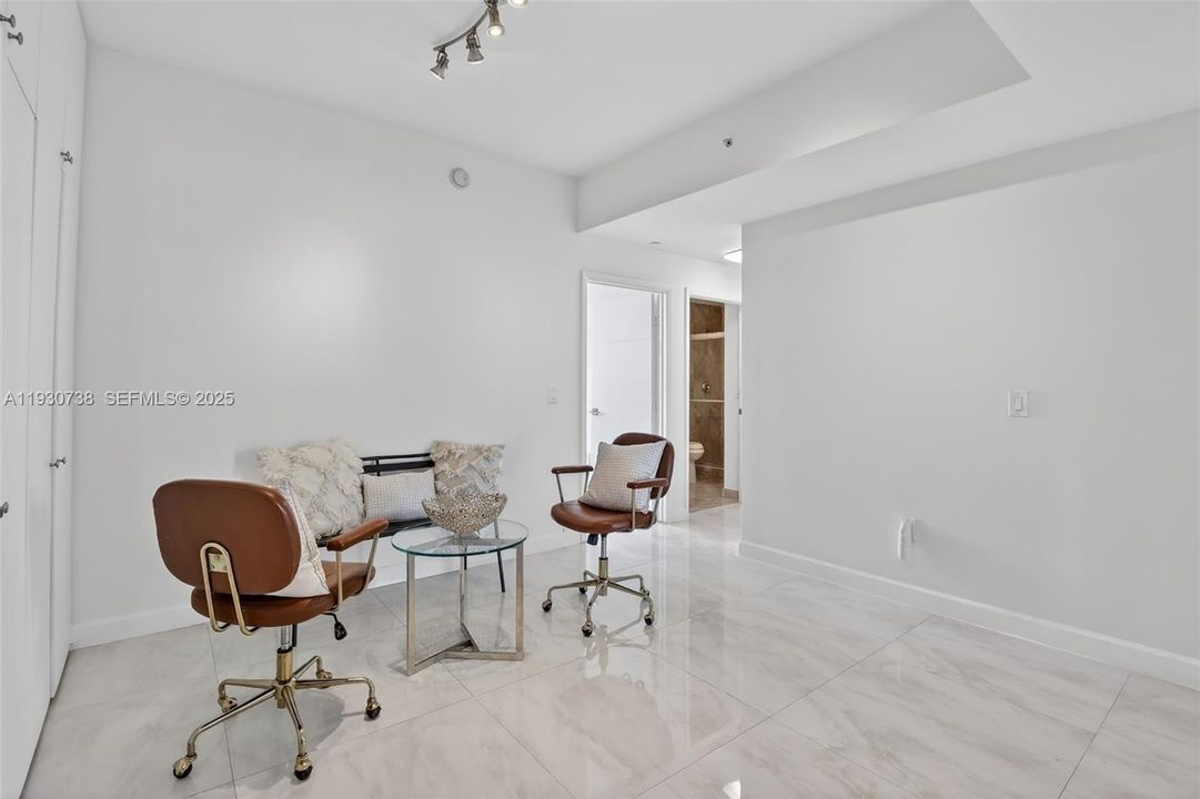 For Sale: $679,000 (2 beds, 3 baths, 1650 Square Feet)