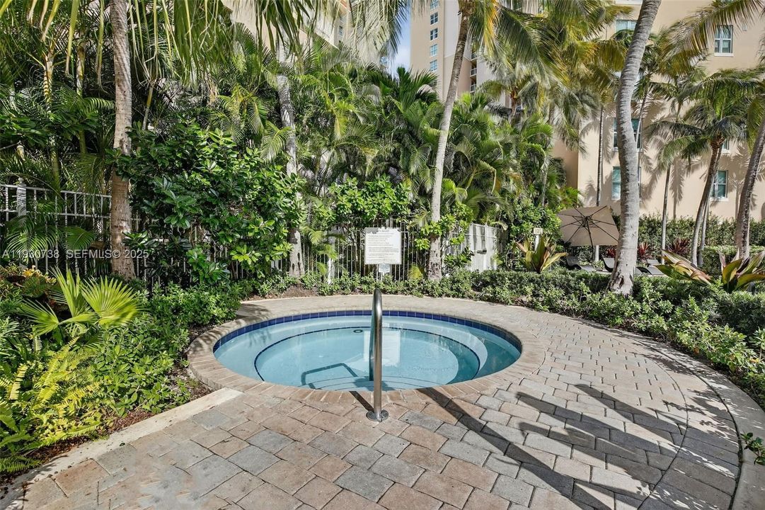 For Sale: $679,000 (2 beds, 3 baths, 1650 Square Feet)