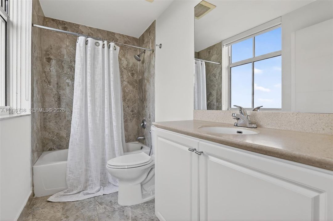 For Sale: $679,000 (2 beds, 3 baths, 1650 Square Feet)