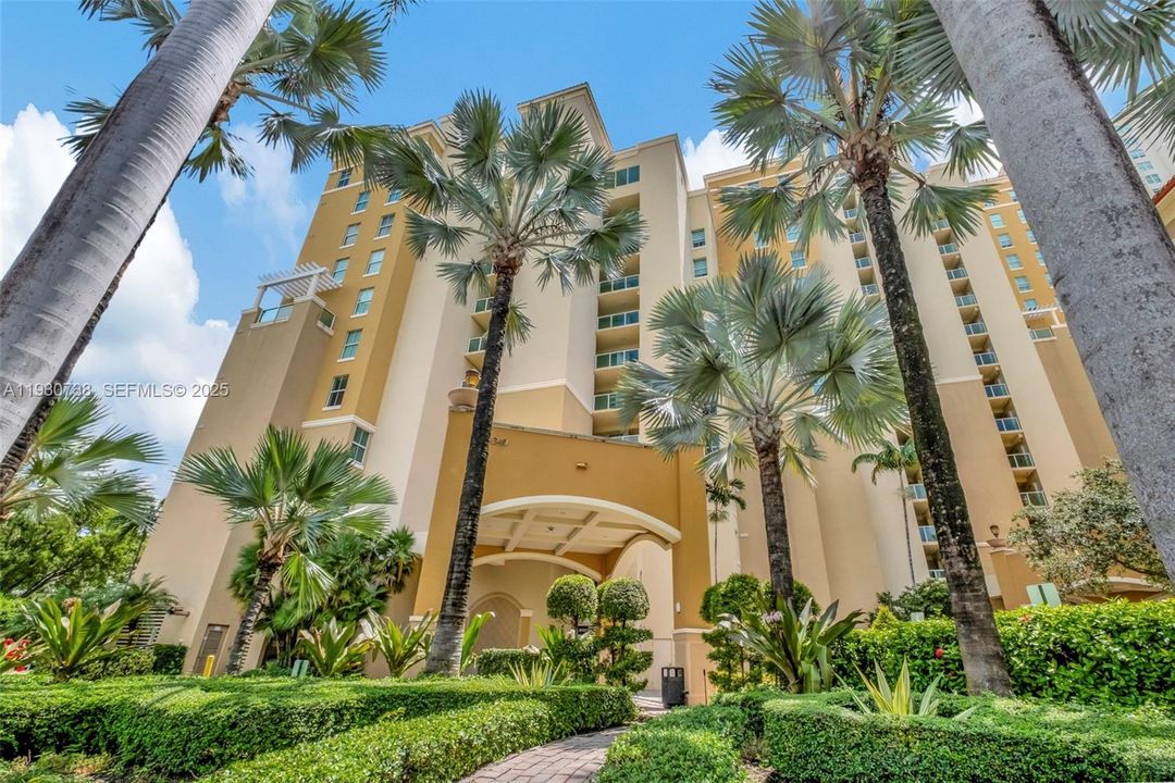 For Sale: $679,000 (2 beds, 3 baths, 1650 Square Feet)