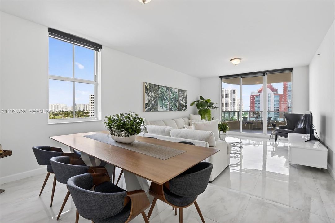For Sale: $679,000 (2 beds, 3 baths, 1650 Square Feet)
