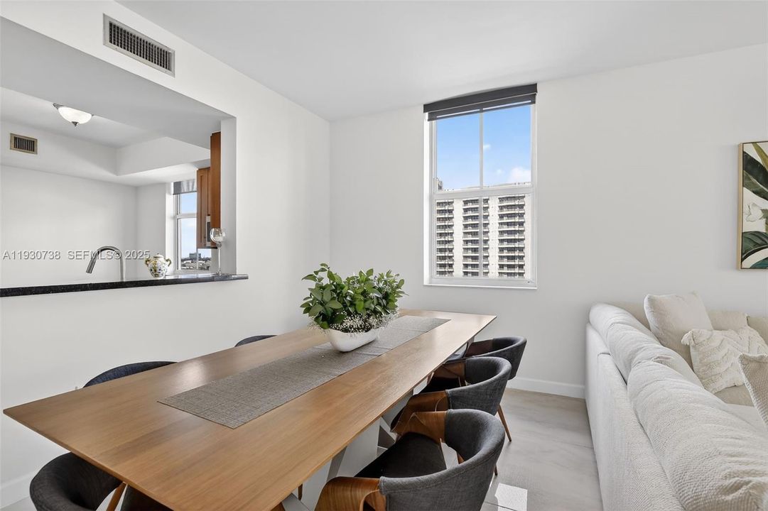 For Sale: $679,000 (2 beds, 3 baths, 1650 Square Feet)