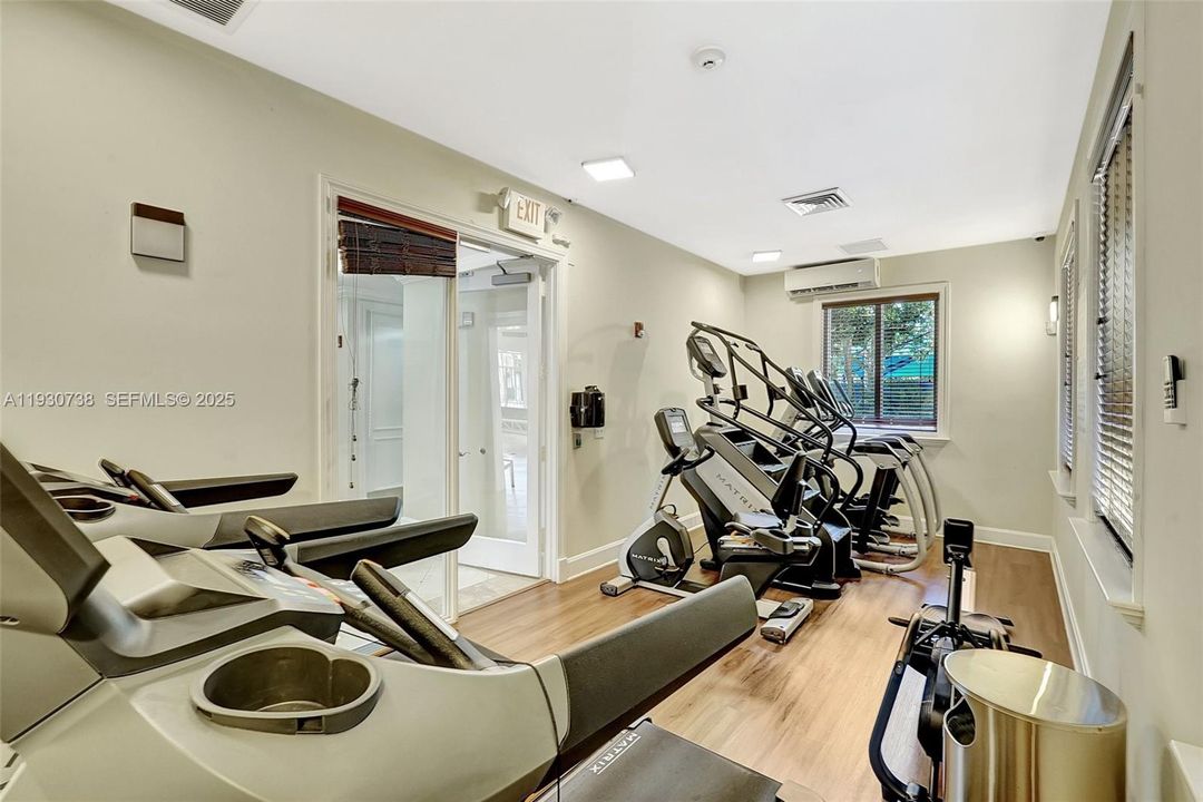 For Sale: $679,000 (2 beds, 3 baths, 1650 Square Feet)