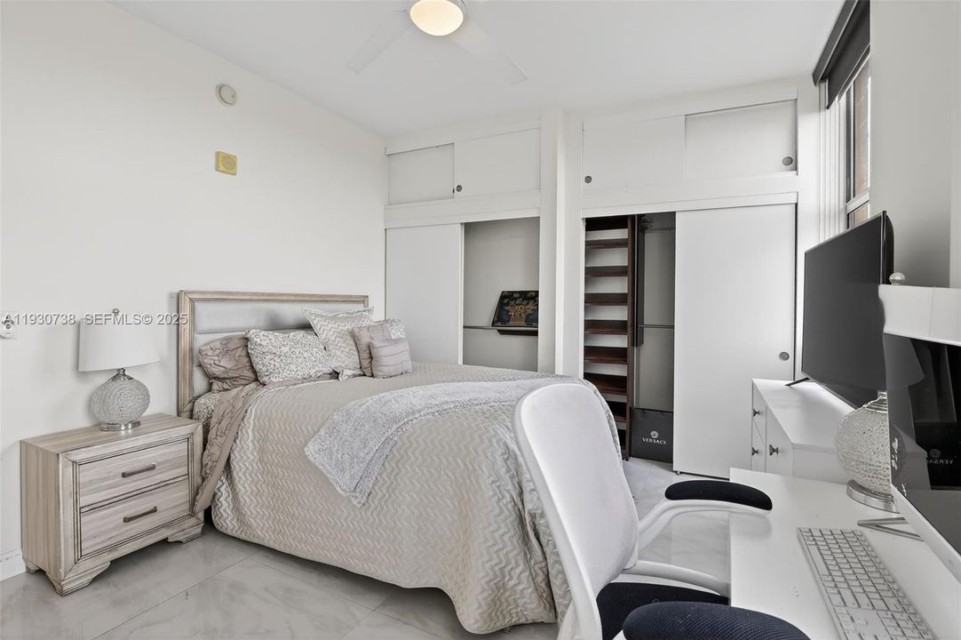 For Sale: $679,000 (2 beds, 3 baths, 1650 Square Feet)