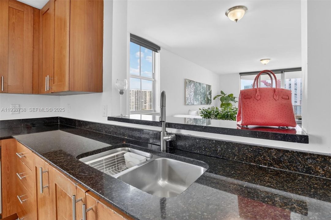 For Sale: $679,000 (2 beds, 3 baths, 1650 Square Feet)