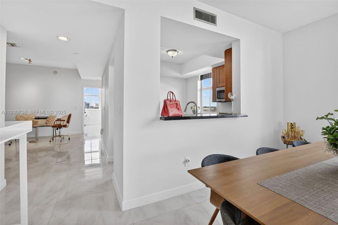 For Sale: $679,000 (2 beds, 3 baths, 1650 Square Feet)