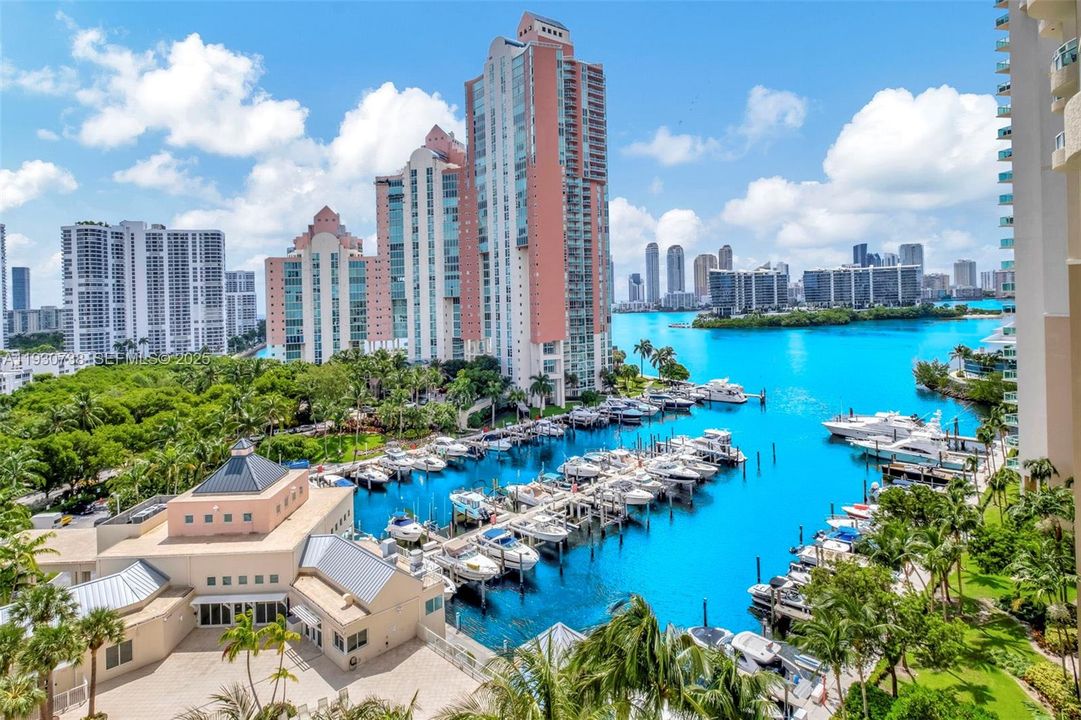 For Sale: $679,000 (2 beds, 3 baths, 1650 Square Feet)