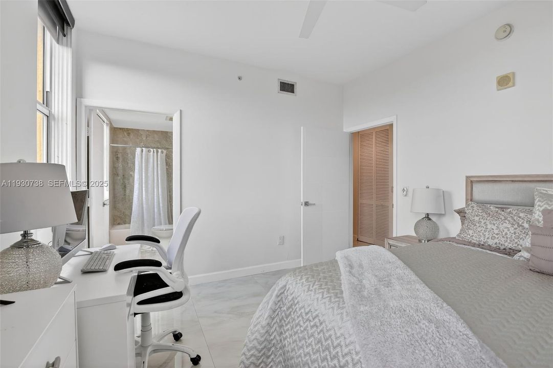 For Sale: $679,000 (2 beds, 3 baths, 1650 Square Feet)