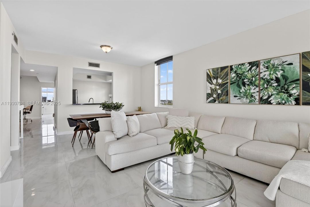 For Sale: $679,000 (2 beds, 3 baths, 1650 Square Feet)