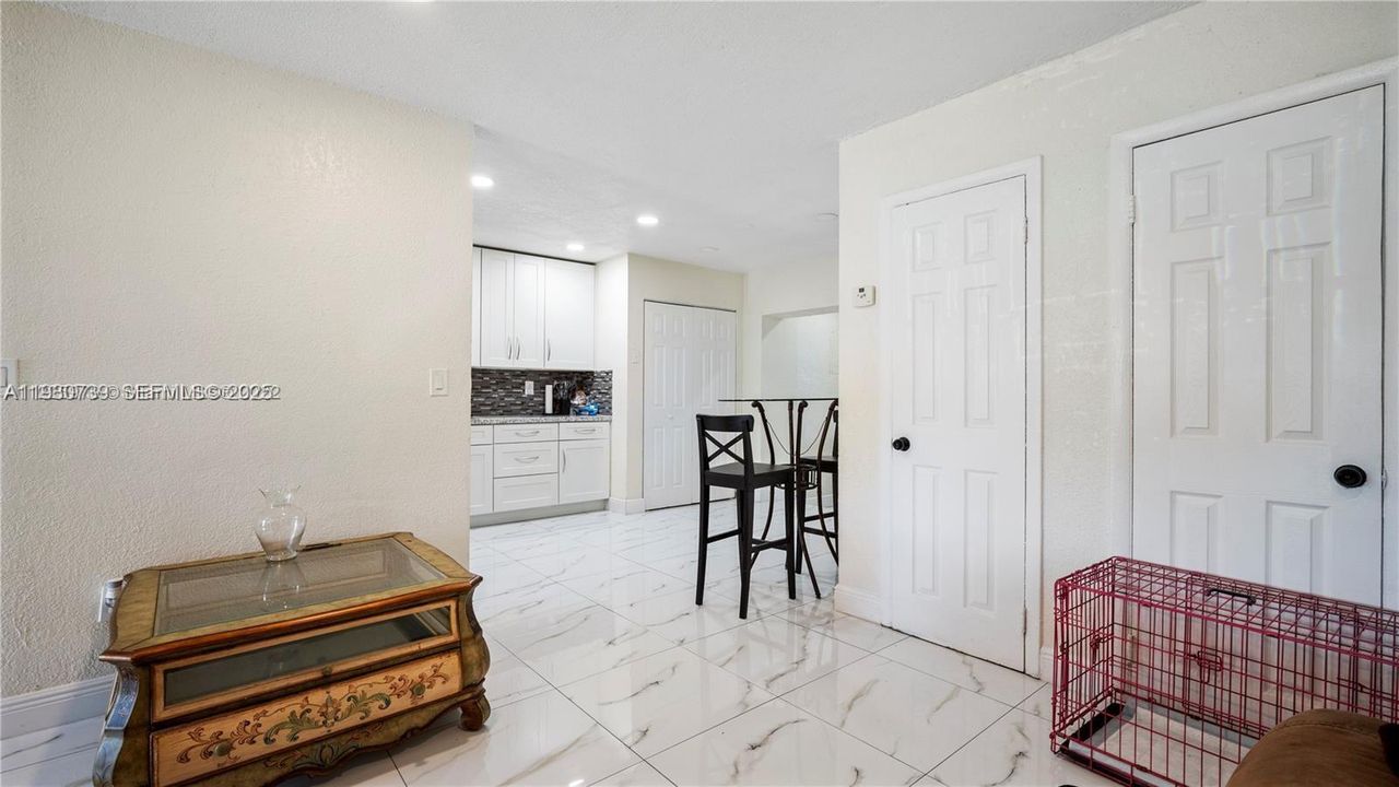 For Sale: $399,000 (3 beds, 2 baths, 1019 Square Feet)