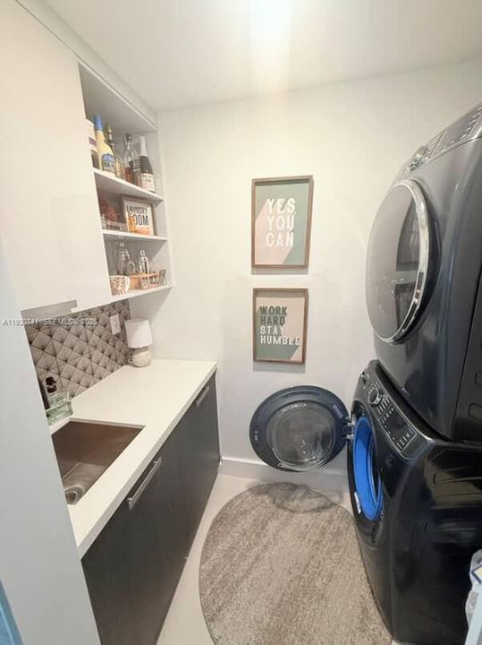 For Rent: $3,800 (3 beds, 2 baths, 1532 Square Feet)