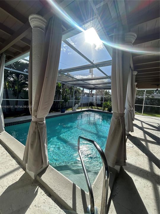 For Rent: $3,800 (3 beds, 2 baths, 1532 Square Feet)