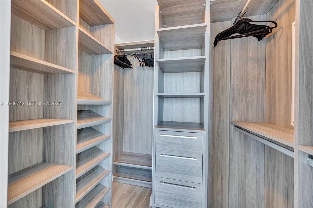 For Rent: $8,000 (3 beds, 2 baths, 1505 Square Feet)