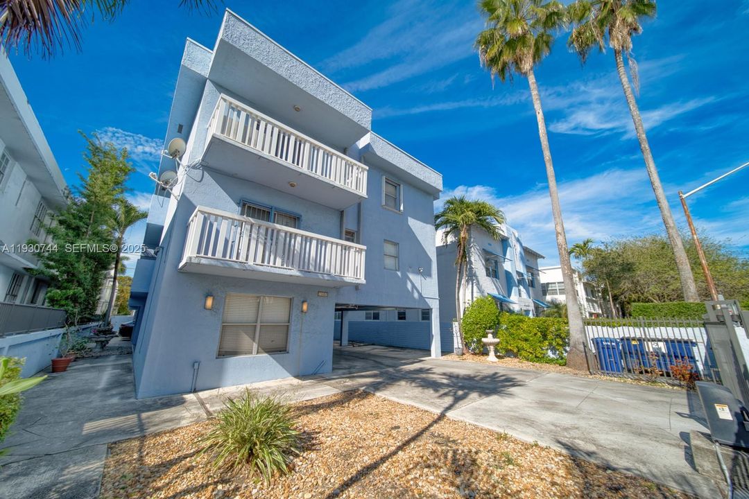 For Rent: $1,900 (1 beds, 1 baths, 481 Square Feet)