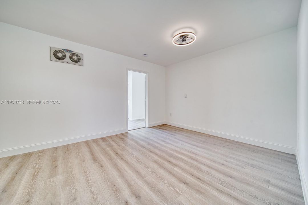 For Rent: $1,900 (1 beds, 1 baths, 481 Square Feet)