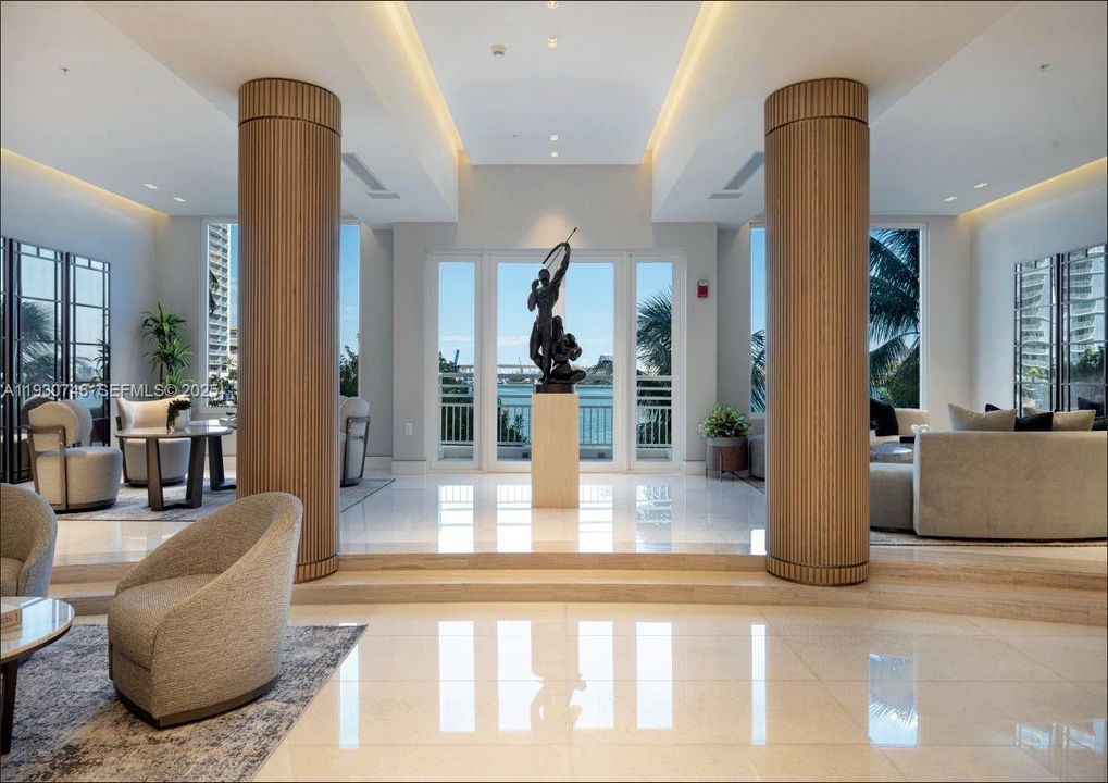 出租: $3,100 (1 贝兹, 1 浴室, 780 平方英尺)