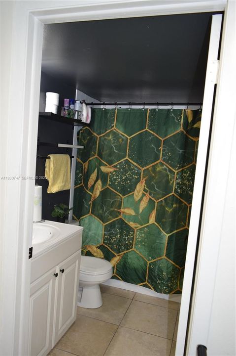 For Sale: $295,500 (2 beds, 2 baths, 980 Square Feet)