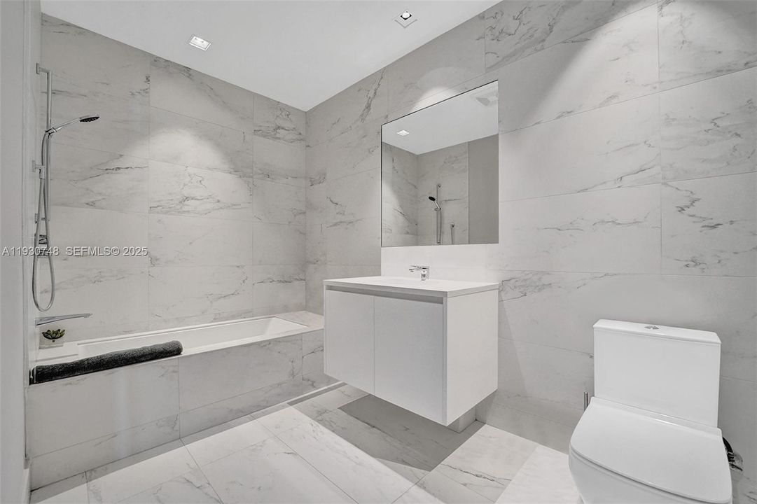 На продажу: $7,495,000 (4 спален, 5 ванн, 4600 Квадратных фут)