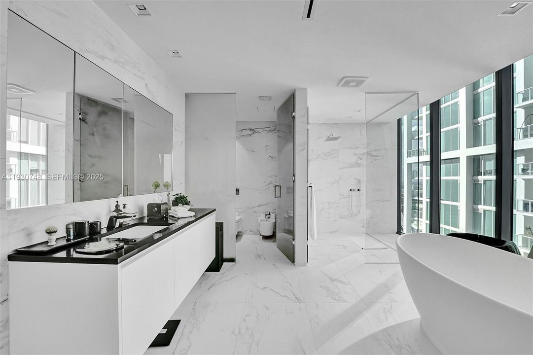 На продажу: $7,495,000 (4 спален, 5 ванн, 4600 Квадратных фут)