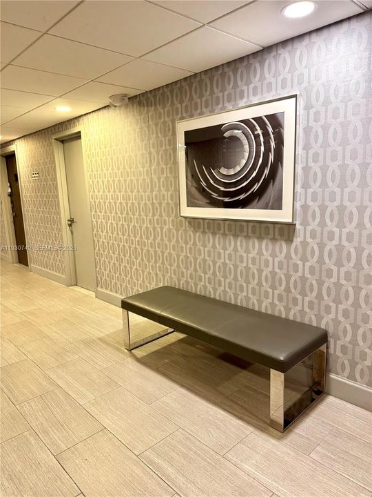 待售: $305,000 (1 贝兹, 1 浴室, 762 平方英尺)