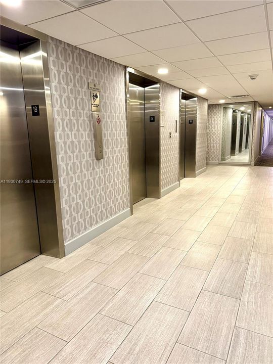 待售: $305,000 (1 贝兹, 1 浴室, 762 平方英尺)