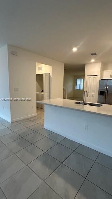 В аренду: $3,000 (4 спален, 2 ванн, 1820 Квадратных фут)