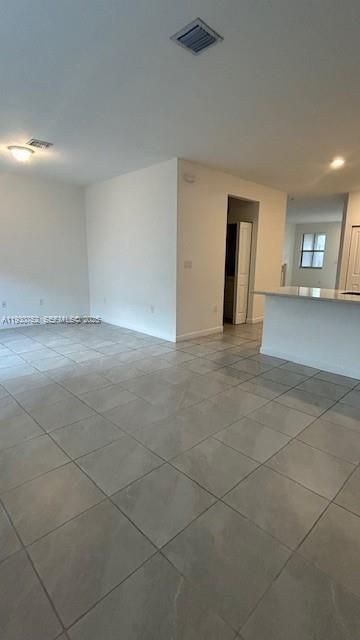 В аренду: $3,000 (4 спален, 2 ванн, 1820 Квадратных фут)