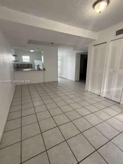 В аренду: $2,100 (2 спален, 1 ванн, 868 Квадратных фут)