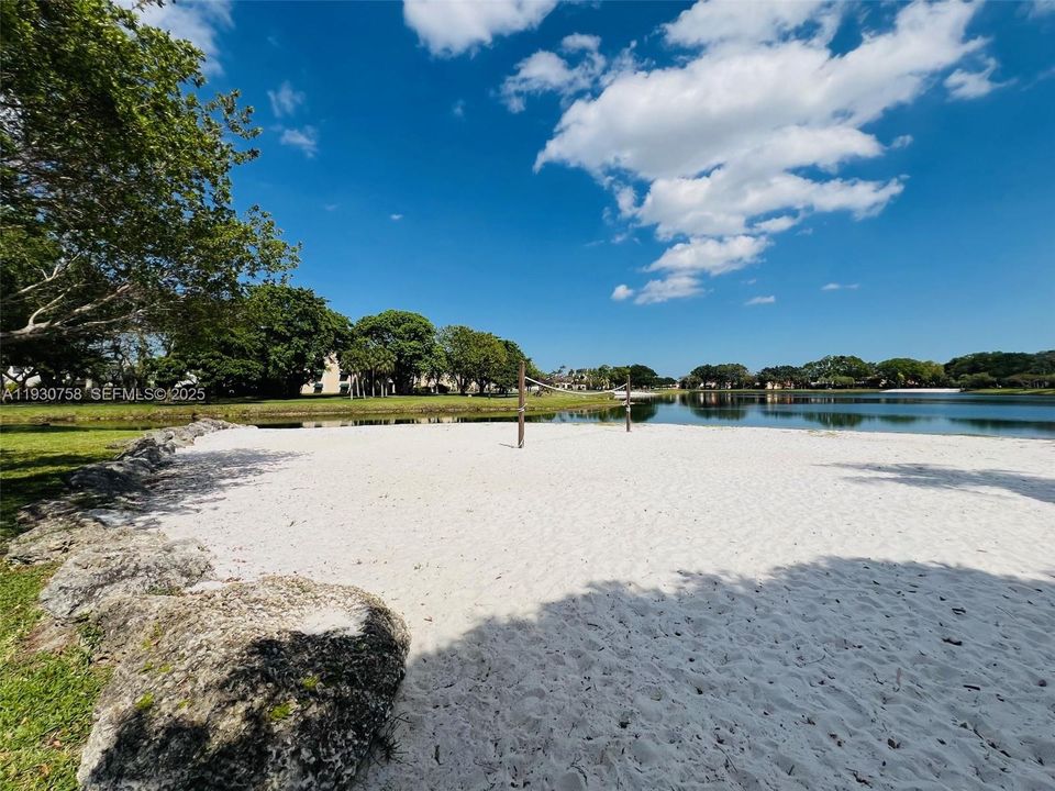 В аренду: $2,295 (2 спален, 2 ванн, 947 Квадратных фут)