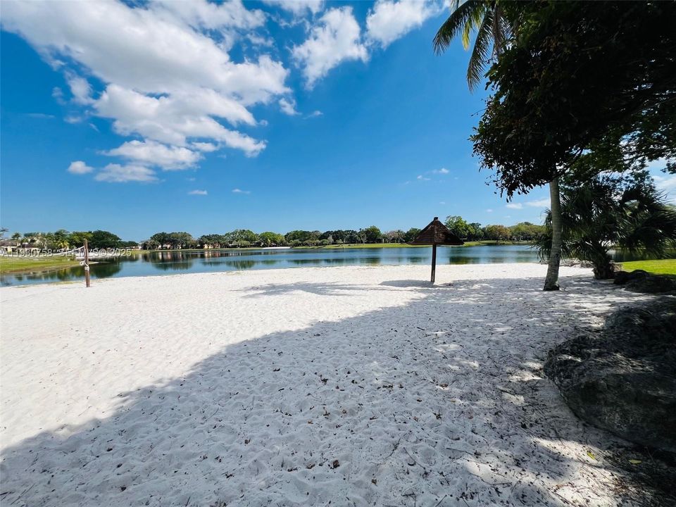 В аренду: $2,295 (2 спален, 2 ванн, 947 Квадратных фут)