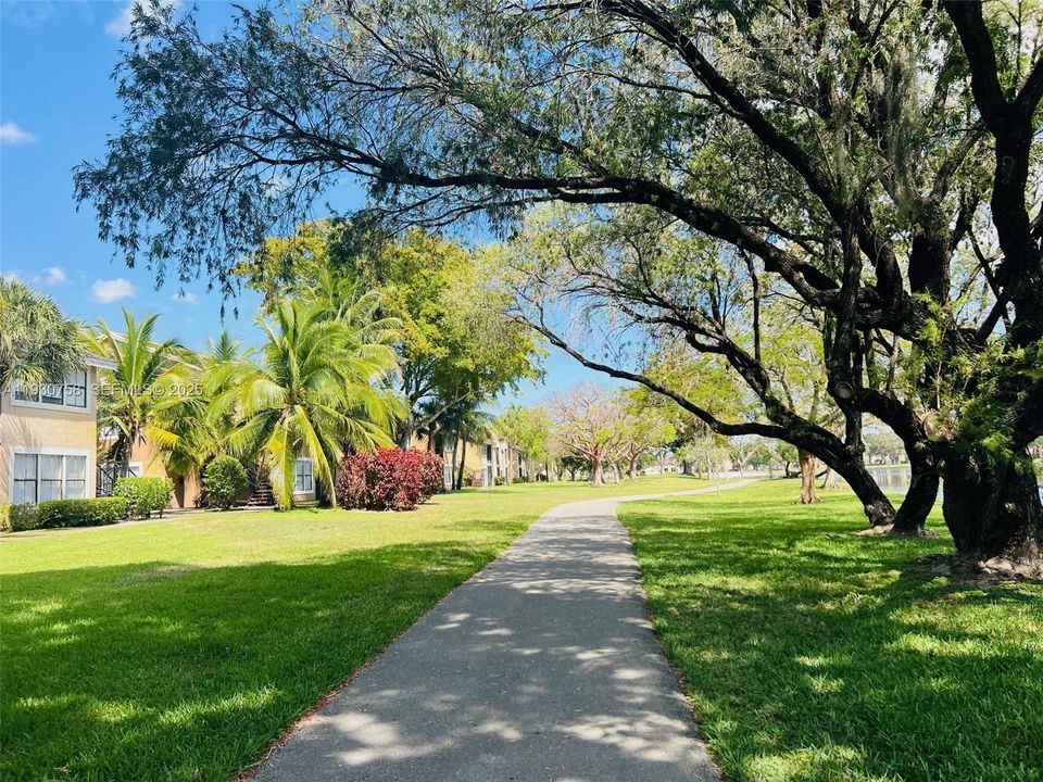 В аренду: $2,295 (2 спален, 2 ванн, 947 Квадратных фут)