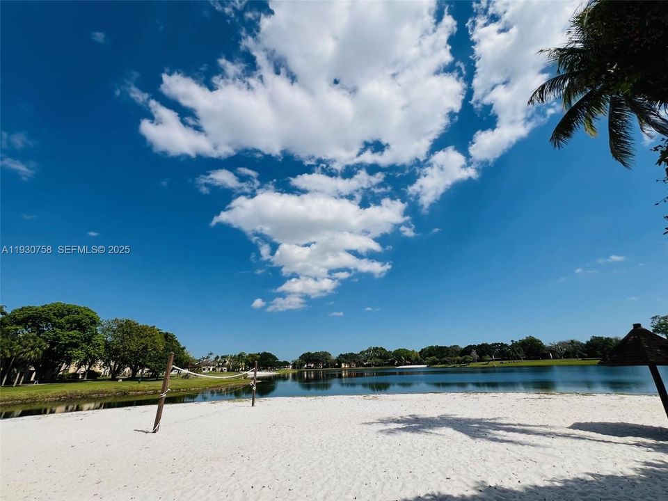 В аренду: $2,295 (2 спален, 2 ванн, 947 Квадратных фут)