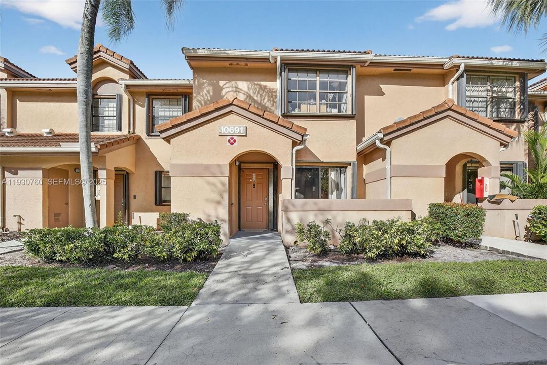 待售: $363,500 (2 贝兹, 2 浴室, 1270 平方英尺)